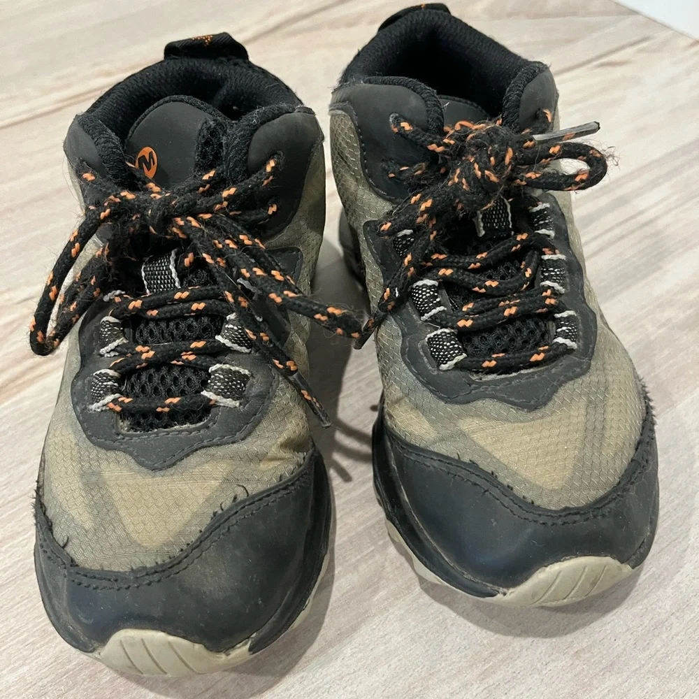 Merrell Kids Shoes in Black and Tan Waterproof Size 11 - Picture 2 of 11